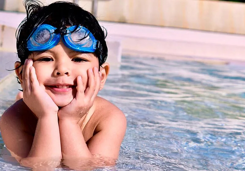 Dia das Crianças na piscina: cuidados e dicas para aproveitar