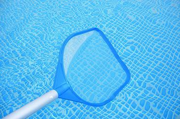 5 erros no tratamento da piscina que podem custar caro